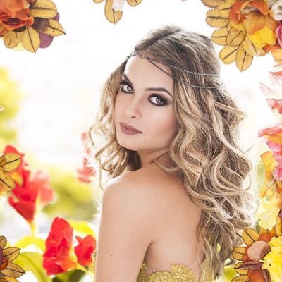 Twitter feito com apenas um intuito: Divulgar nossa linda, @Lua_Blanco! Iremos pedir ela em programas, divulgar Eu o e Tempo, entre outras coisas!