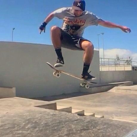 grilloramos's profile picture. I'm a digital designer and illustrator, passionate about web, UX principles, 2D illustration and comics. Love skateboarding, snowboarding, video games and art!