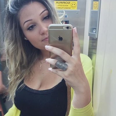 Passei a vida te esperando, entende? Quando eu te escondo o jogo, quando eu te trato mal é tudo medo, é tudo medo do amor