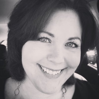 PettyCommaAngie's profile picture. she/hers