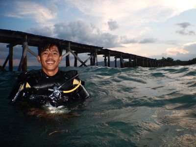 Marine science 13 UHO University,
Divers ISTDA,
Gelandang sepak bola Fc Real Madrid,
My Marine My Adventure.