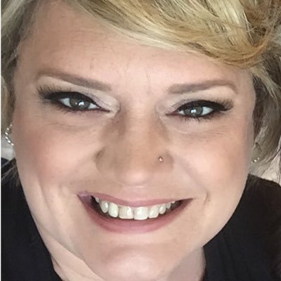 brownbookkat's profile picture. Beckoning dreams to existence.