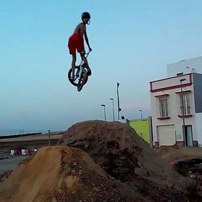 BernaBmxRaider's profile picture. rider del bmx , aficionado al fmx ,mx, motociclismo... Donde algunos ven el miedo yo veo la diversion yeah!!