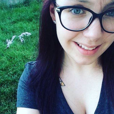 My name is Alyssa, my favorites call me Syssa. Music is my life. I have a perfect boyfriend. And I'm not even ashamed that my mom is my best friend.