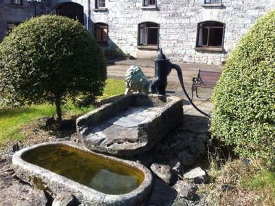 B&B and Self Catering Accommodation, 3km from the award winning Heritage Town of Lismore. Contact us on 058-54139. Email glencairnaccommodation@gmail.com