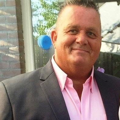 Beroep: KAM/VG Coördinator Veiligheidskundige (MVK) Hobby's: Duiken, Fitness, Computer. Een dag niet gelachen, is een ........ Dag