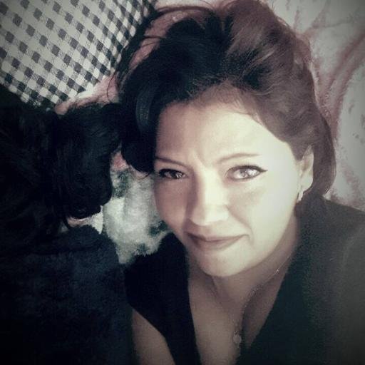 MarllaGalleta's profile picture. #Diseñadora #Geek #Rocker y #Animalista. Tengo un gran corazón. Todos los días le cambio el agua y lo pongo al sol.