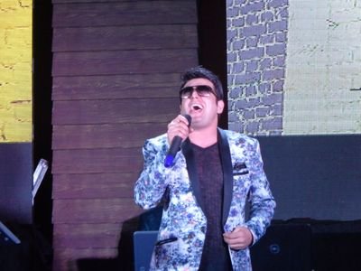 My name is Shabbir khan. I'm a professional singer in Mumbai and Delhi.
