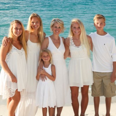 susanwhitaker20's profile picture. 