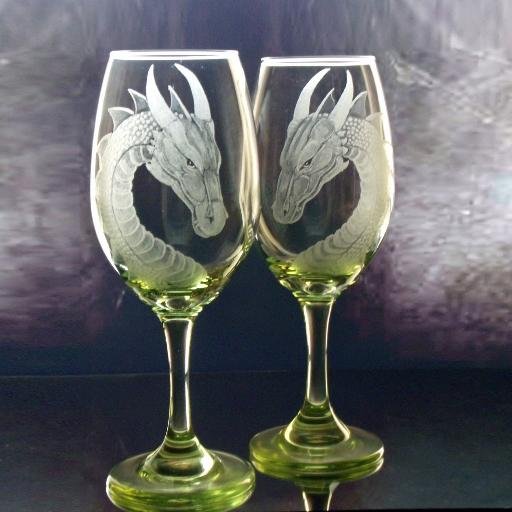 Engraver of glass ,Wine glasses ,beer mugs , fantasy artwork ,skulls reapers ,Dragons and fairies. Etsy seller and handmade artist
#followback