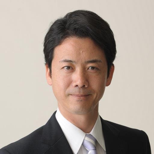 故塩川正十郎先生の秘書として約10年仕えさせて頂き、平成19年に大阪府議会議員初当選。府議を２期務めさせて頂き、平成26年に衆議院議員に初当選。  内閣府大臣政務官兼復興大臣政務官。 #大阪13区