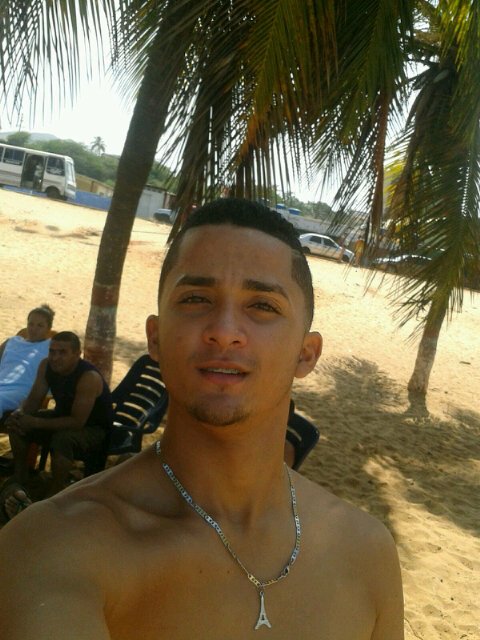 yonnierzue's profile picture. Sigueme y te sigo ;)