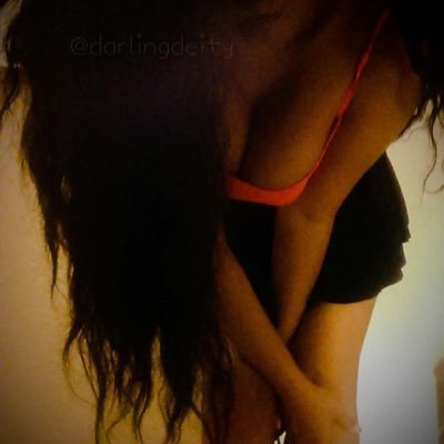 darlingdeity's profile picture. 