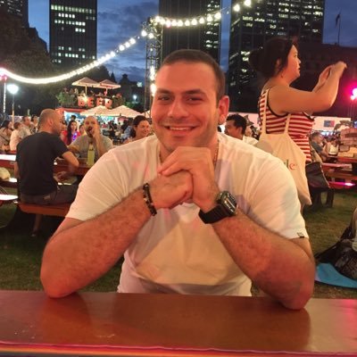 Entrepreneur, founder of @hq_property, car enthusiast, foodie!