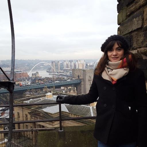 nathaceval's profile picture. ¡Que viva la ciencia, que viva la poesía!