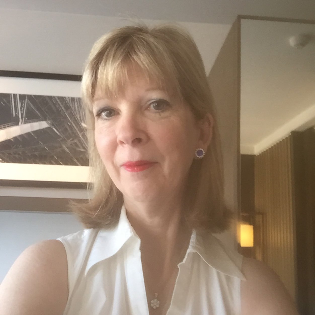 JuliaOnslowCole's profile picture. 