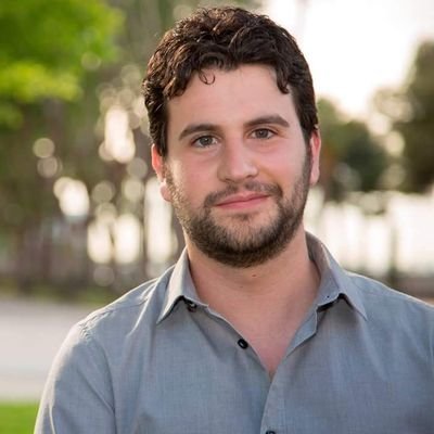 Queriendo ser Ingeniero de Edificación. Presidente de @asociacionasat , acreditador @anecainfo . Nadador, astrónomo, lector y masajista en ratos libres.