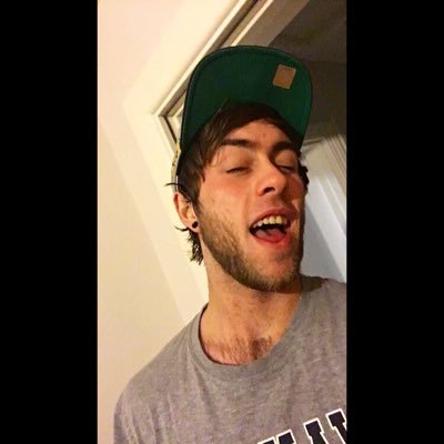 MikeyYeahBooy's profile picture. Don't Worry, Be Happy!