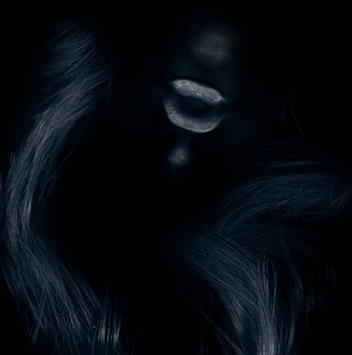 floebee's profile picture. artist, tinkerer + maker of things, messing with time + space, using video, sound, projection + interaction narratives.