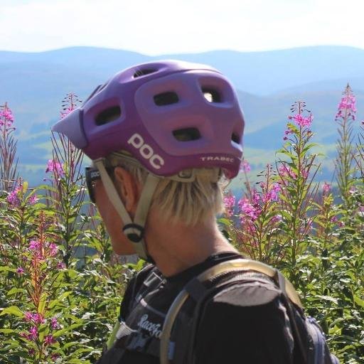 Web designer and .NET developer by day, MTB rider at every other opportunity
