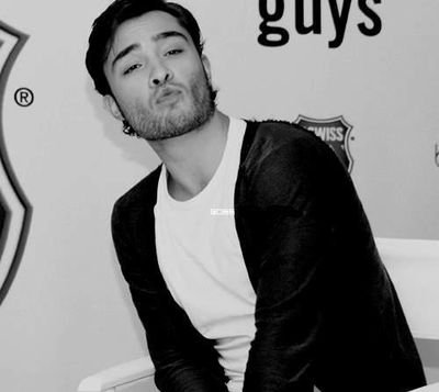 blodhood's profile picture. eu queria poder acordar com amnésia e esquecer que 5sos acabou com minha vida.