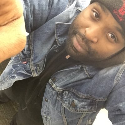 25 musician . https://t.co/64cOS5bYfa search 2 favorite stoners IG: blvckhippiejune Blvckhippiejune@gmail.com for features