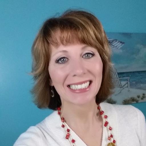 Angela Maciel Profile