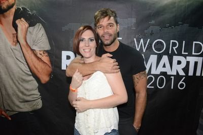 Soy Fans de @Ricky_Martín lo sigo a todos lados donde quiera que este soy parte de el Fans club tu y yo... y una de las insaciables! :)