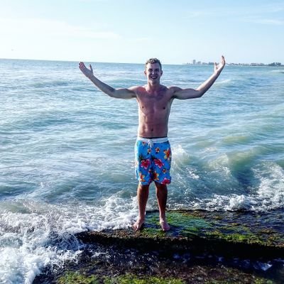 B_runner33's profile picture. The night can only last for so long #GoDons