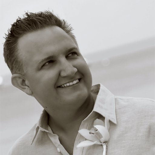 Marketing/Event Cartographer & Engagement Instigator - AKA - Husband, Father, Dog Owner and Recreational Diver. http://t.co/c6GJmvqLsR