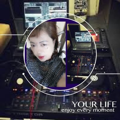 RenataAris's profile picture. 