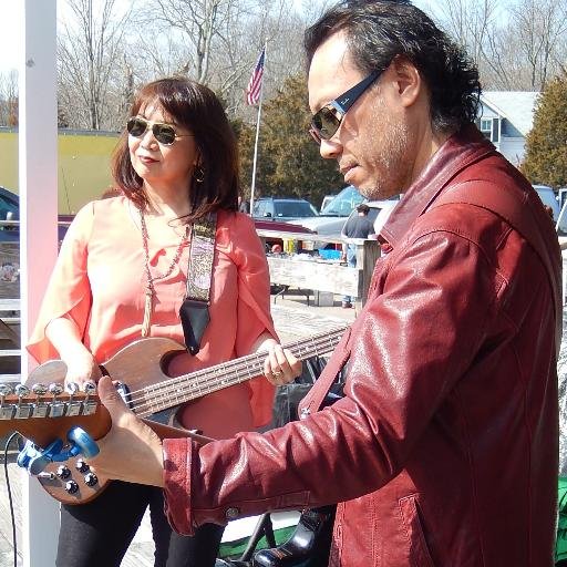 Boston-based Blues/Roots band. The contestant of International Blues Challenge in 2011 and 2013&2014(Solo)!
Satoru(Guitar,Vocal) and Yukiko(Bass,Vocal)!!!
