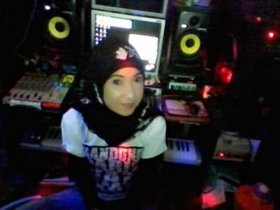 Happilionaire • Social Anthropology, FISIP USU Alumnae • Benzema • Mineral Water Drinker • Phlegmatic-Melancholic • Virgos • Telon Oil • Vanilla