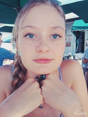 reeve_ashleigh's profile picture. Nobody's home? GOODBYE, PANTS! 
English Student/horse rider/writer.
I will always breathe Shakespeare and live out my life.