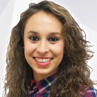 Mujer socialista. Grado en Ade en la Universidad de Murcia.