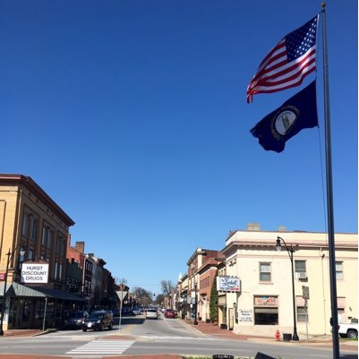 Everything you need to know about what's happening in Historic Downtown Bardstown, Kentucky!
