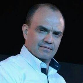 UrzuaHenry's profile picture. 