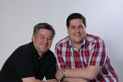 Programa radial sobre Tecnología. Radio Monumental AM 1080, Sábados 15 a 16 hs. Conducen: Gunter Krone  y Edward  Ibarra