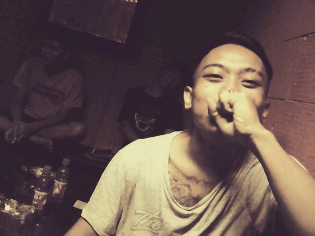 path/ig: mellonesantoso #alcoholic #brokenhome #workhard