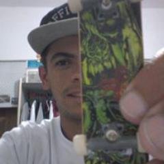 di skate eu vim di skate eu vou ee desse geito assim q eu sou xD