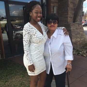 _HoesLoveRae's profile picture. love yourself first . know your worth ❤️