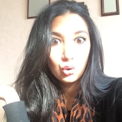 meryem_hb's profile picture. Outrageusement Moi..Je récolte souvent la poussière d'étoiles que sèment les Fées,pour en faire ce que je suis ...