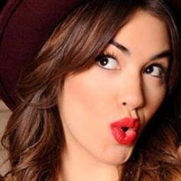 vickylalaespos's profile picture. 