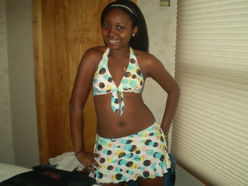 sashakimoy's profile picture. Spontaneous,lover of nature and life.