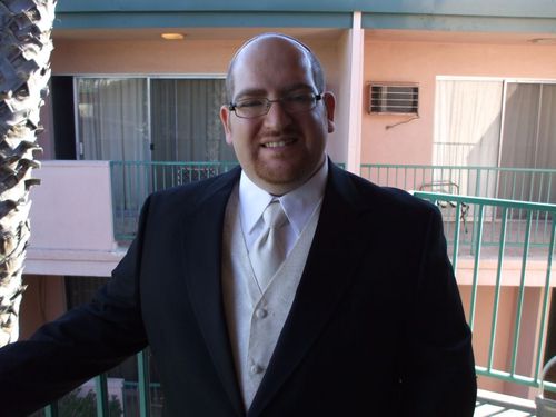 RavTex's profile picture. happily married to amazing Social Media junkie @susqhb.  father of 2 @BeccaNoa & @AlexRosenhouse. LMSW & #Kosher supervisor Able to procure awesome snacks.