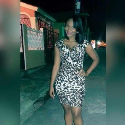 ~Estudiante de medicina, reee simpatica, Amo la musica,pasion y esfuezo..clave del Exito! #Sencilla