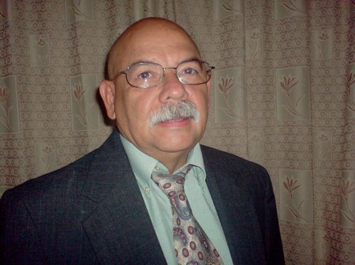 Profesor Titular de la Ilustre Universidad de Los Andres-Trujillo-Venezuela: Dr. en Ciencias de la Educación. Amante de las culturas y literaturas globales.