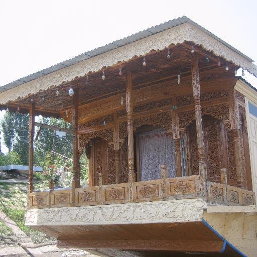 The best houseboat guide in kashmir.....