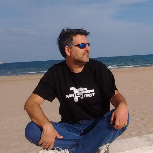 Programador que acabó de profesor de informática. Ahora aprendo y enseño : Java (Hibernate y Spring) y JS con AngularJS