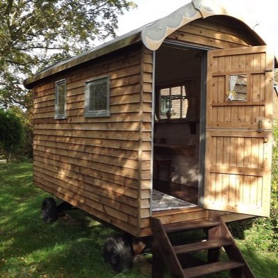 Nightingale Shepherd Huts are bespoke garden structures, made in Sussex. #guestroom #gardenoffice #summerhouse #glamping. Instagram @nightingale_Shepherd_huts